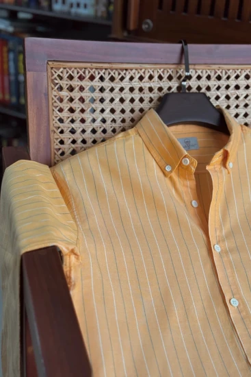 Honey Mustard With Thin White-Green Stripe