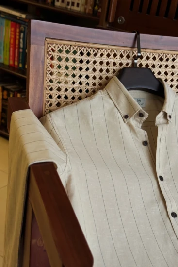 Sand with Chocolate Pinstripes